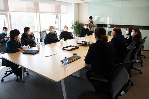 青浦戋戋长余旭峰莅临上Ｄ瞎28调研企业防疫和复工复产事情