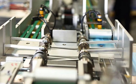 南宫28全自动口罩生产流水线装备产能高自动化水平高稳固性好