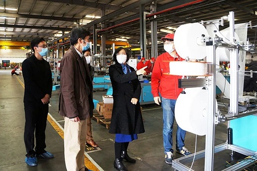 青浦区政协主席李华桂等向导莅临上Ｄ瞎28调研