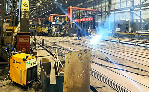 南宫28数字化等离子切割+碳弧气刨两用机LGB 120B使用现场