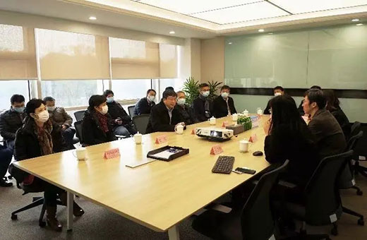 上海市副市长陈群一行莅临上Ｄ瞎28集团视察调研