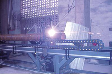 南宫28CNCG系列轻型数控相贯线切割机